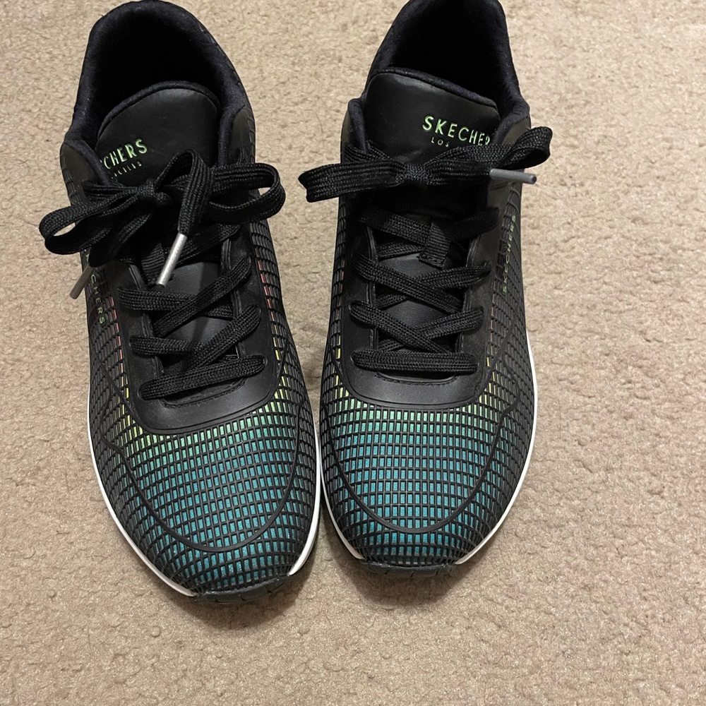 Skechers